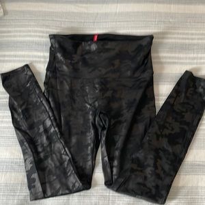 Spanx black camo leggings. Size large.